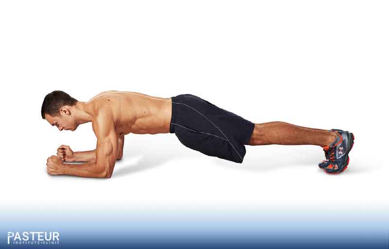 Động tác Plank yêu cầu sự kiên trì và một cơ bụng đủ "cứng" để đàn ông giữ được mình
