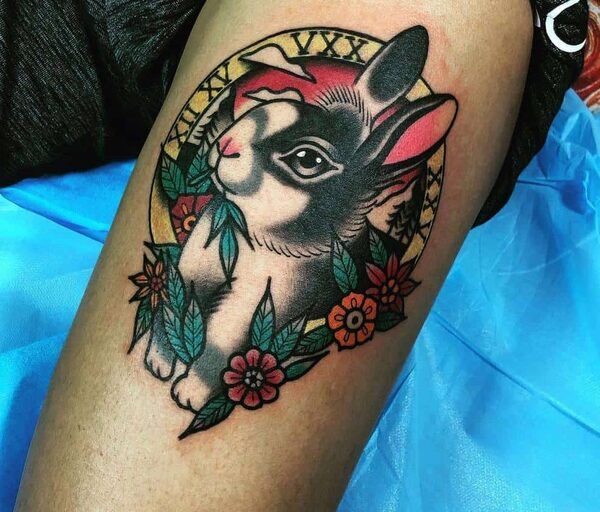 Hoa lá cành cùng chú thỏ Tattoo